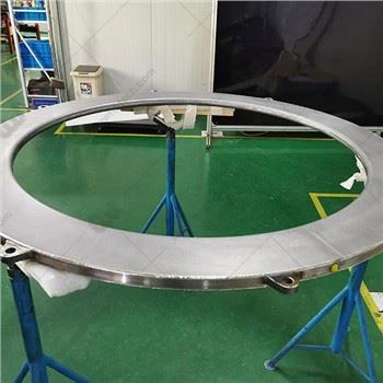 Vnútorné časti tantalového stĺpca